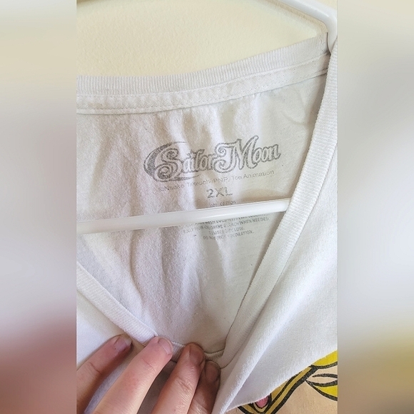 Men's Sailor Moon Her Eyes Graphic Tee, Size 2XL - Picture 3 of 3